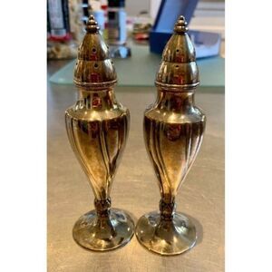 Antique/vintage Wm Rogers salt/ pepper‎